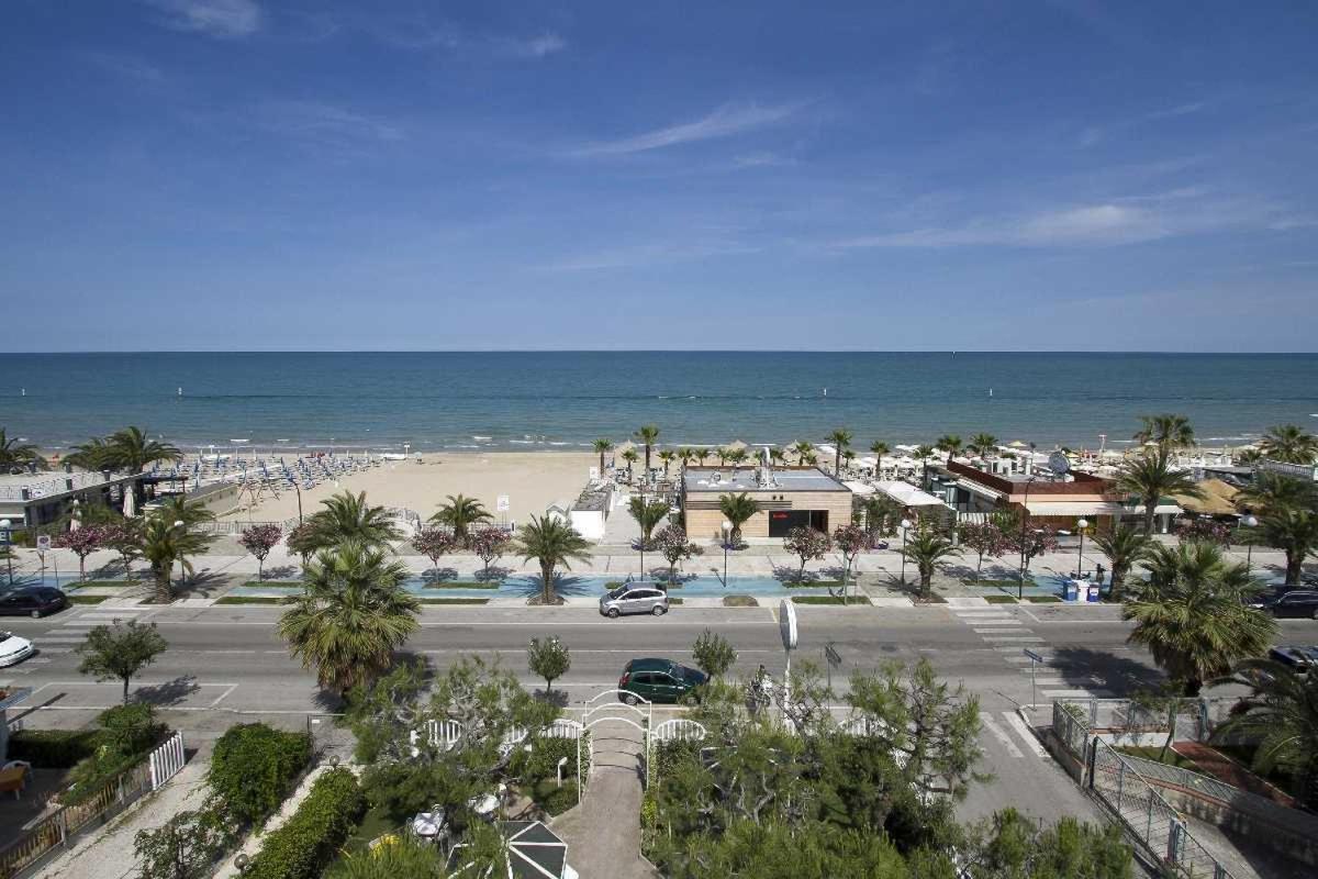 Hotel La Maestra Grottammare Exterior photo