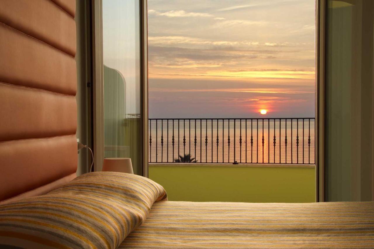 Hotel La Maestra Grottammare Exterior photo