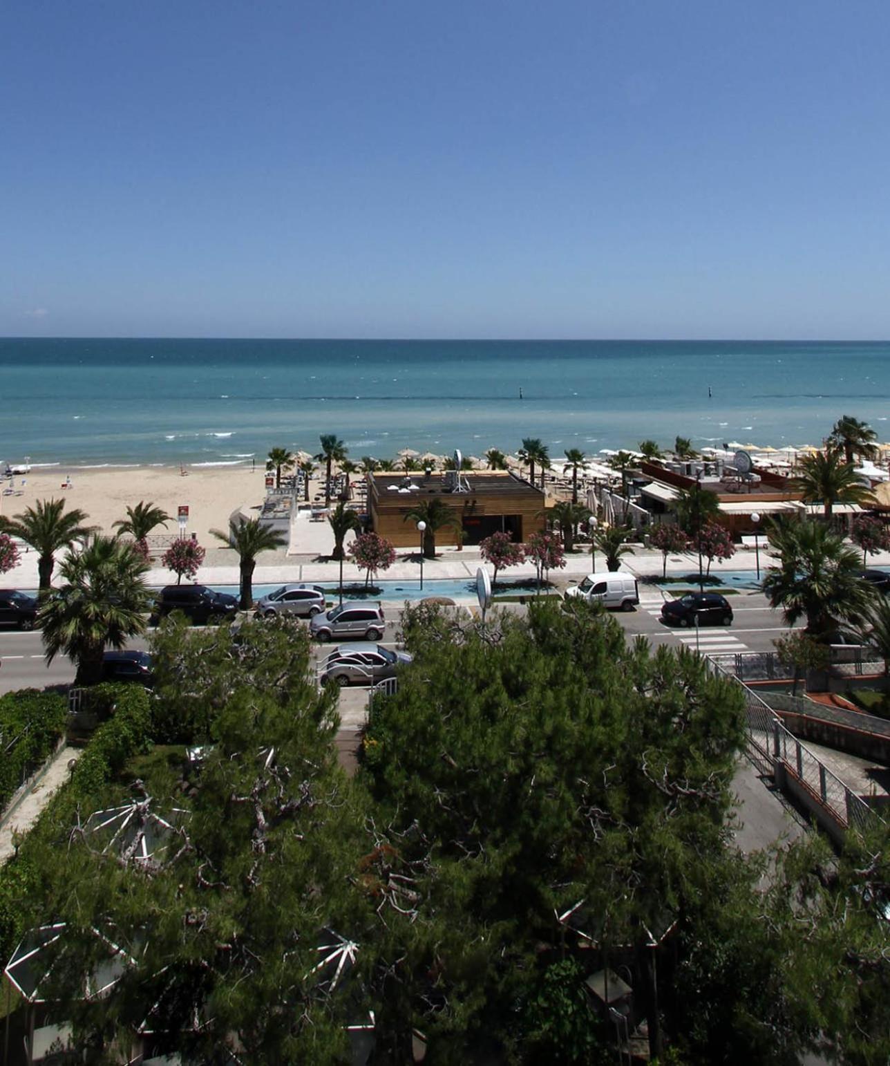 Hotel La Maestra Grottammare Exterior photo